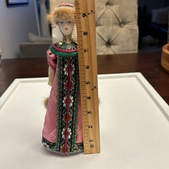 Vintage 9.5” Handmade Porcelain“CONE DOLL” Russian Fur Accents - Picture 15 of 16